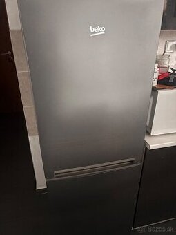 Chladnička s mrazničkou BEKO