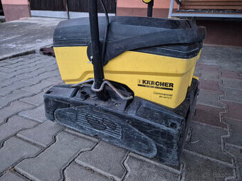 Podlahový automat Kärcher BR40/10 - nefunkčný - na diely
