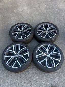 5x112 R19 245/40/19 Pirelli Passat Alltrack