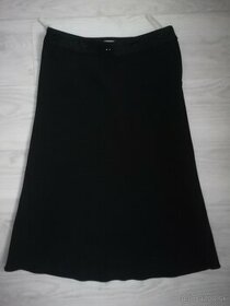 Čierna elegantná sukňa veľkosť M