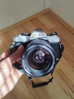 Minolta X500 s objektívom a príslušenstvo