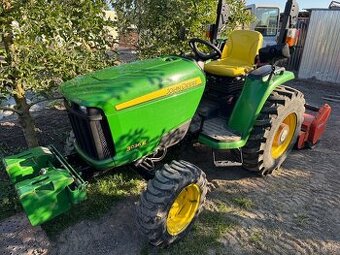 John Deere 3036e s ŠPZ