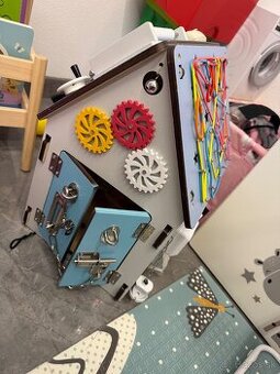 Elisdesign domcek activityboard