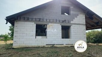 NA PREDAJ: holodom s pozemkom 1000m2 v krásnej prírode - Čel
