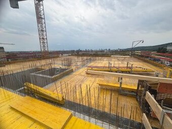 Ponúkam stabilnú prácu.