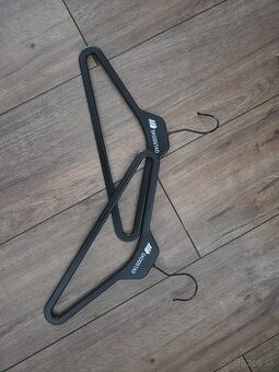 Vešiaky na detské oblečenie