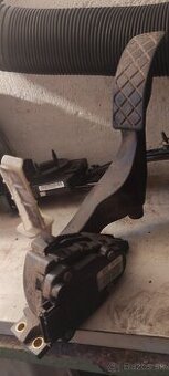 Elektrický plynový pedál