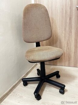 Kancelárska otočná stolička