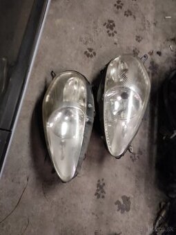 Fiat grande Punto predné svetla