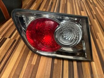 Mazda 6 zadne lavé vnútorné svetlo