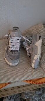 Jordan 4 frozen moments