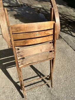 Drevená skladacia stolička