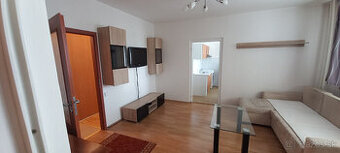 Na prenájom 1,5 izbový byt BB-Sásová