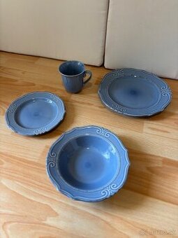 Set tanierov a šálok