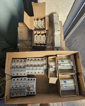 Elektroinštalačný materiál/ elektromateriál