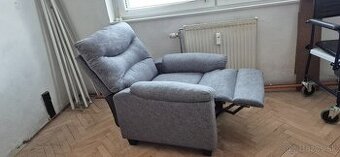 Polohovateľné kreslo