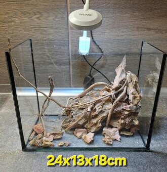 Predam akvarium 6litrov