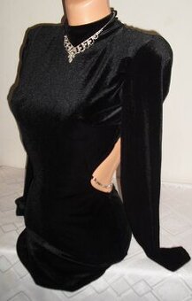 Bershka s kristalikmi luxusne saty