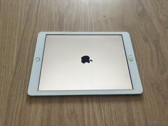 Predám Apple iPad 6. generácie (32 GB, Wi-Fi, Silver)