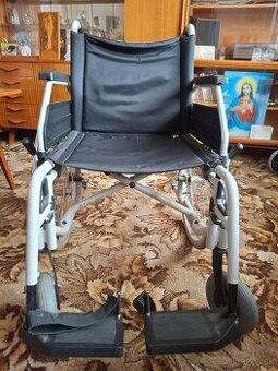 Zachovaný invalidný vozík