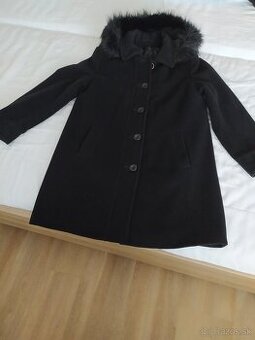 Dámsky čierny kabát