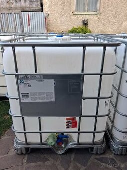 1000 litrová nádrž