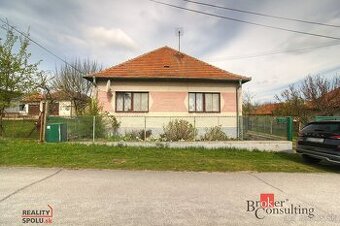 Na predaj 3-izbový starší dom, Veľké Dvorany, 16 á pozemok