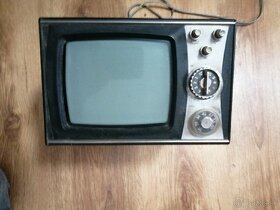 Retro mini televízor prenosný