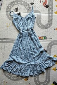 Modré čipkované šaty