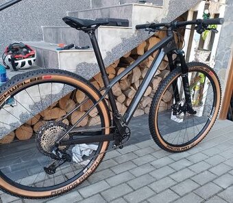 Scott scale 910 axs vel.S + dt swiss 1700