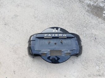 Kryt na rezervu Mitsubishi Pajero IV