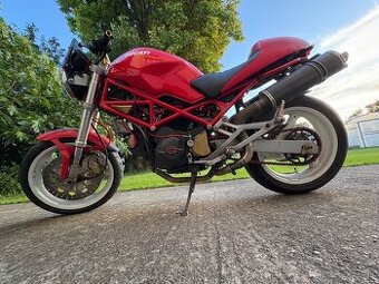 Ducati Monster 750