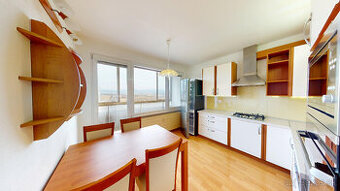 Na predaj veľký (75m2) 2- izbový byt prerobený na 3-izbový