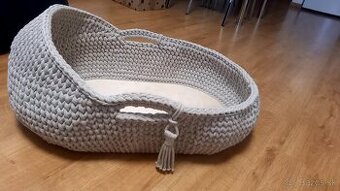 Hačkovany mojžišov kôš s matracom