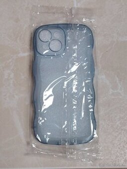 Priehl’adný silikónový kryt na iPhone 15 (nový)