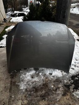 Predná kapota Passat b7 POŠKODENÁ