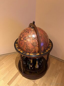 Glóbus bar na alkohol - elegantný dizajn (čerešňa)