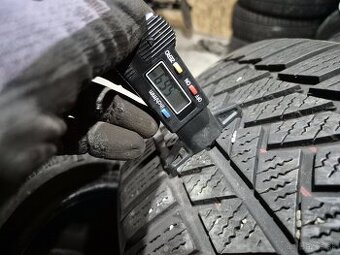 Pneu 235/55 R19 zimne continental