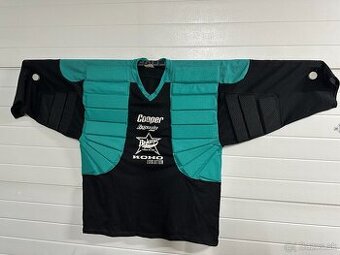 Brankárske betóny Reebok + chraniče kolien + dres