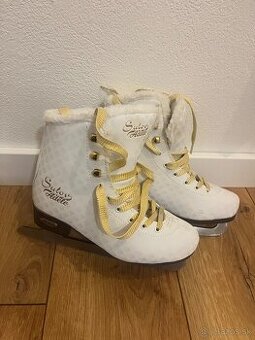 Damske ladove korcule