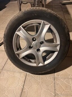 Predám 4x letné gumy na diskoch 185/65 R15