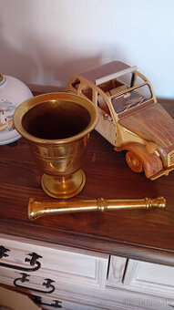 Predám starý mohutný mosadzný mažiar