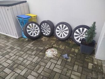 Predám elektróny na Opel Astra R17 5/105 s letnými gumami.