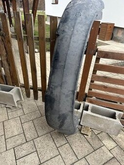 GOLF 5 zadný nárazník čierny.