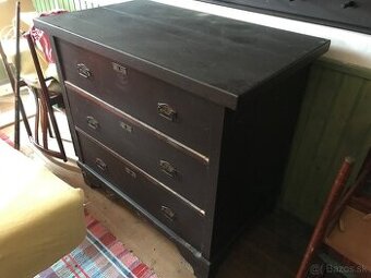 komoda suflikova starozitna