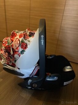 Predám autosedačku Cybex Cloud Z i-Size Spring Blossom Light