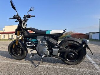 Elektrický motocykel BMW CE 02