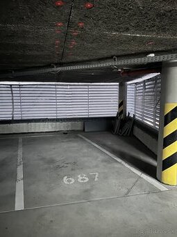 Garážové státie tri veže.