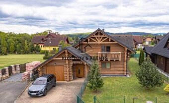 PREDAJ, štýlový zrubový dom vo Veľkej Lomnici pod Vysokými T