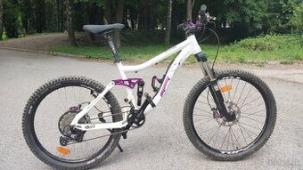 Celoodpružený horský bicykel Agang FSX nevyužitý.